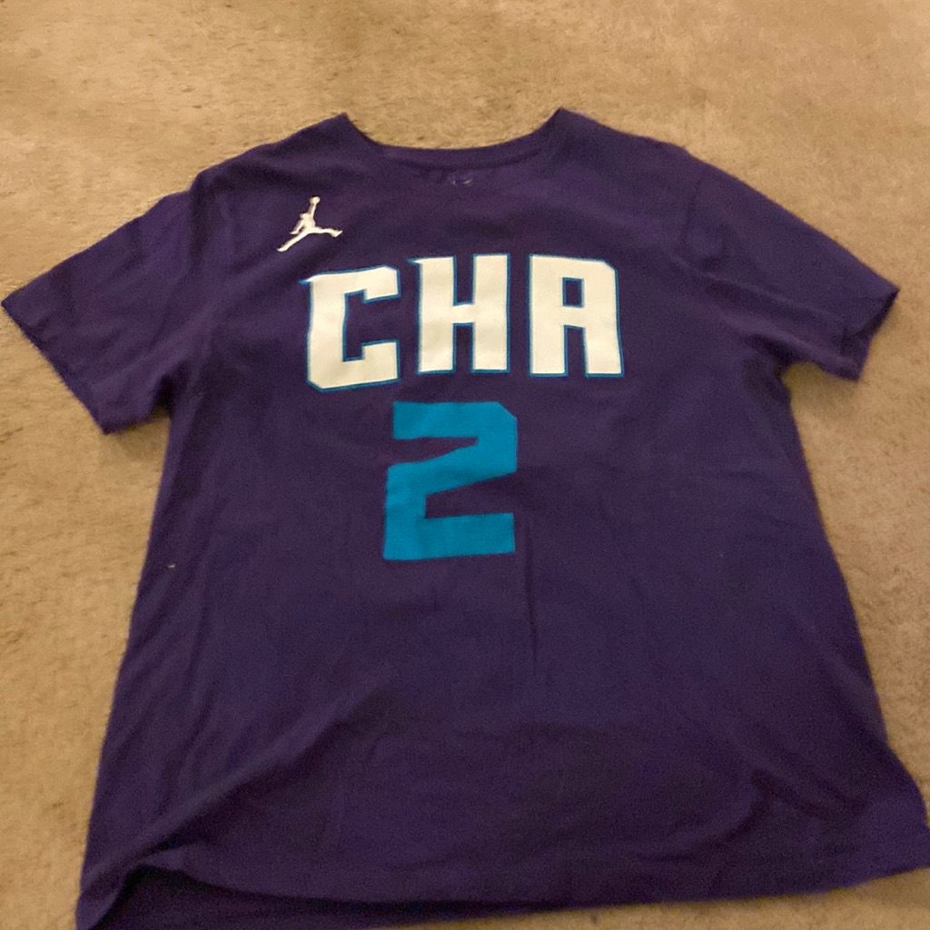 Nike Hornets Ball T-Shirt